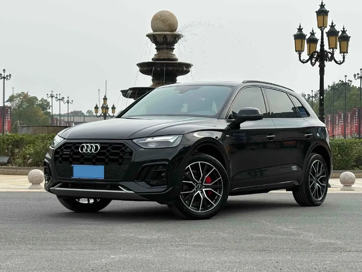 2024 Audi Q5L 2.0T 245HP L4 7DCT,autocango,china used car exporter,china ev exporter,chinese used car exporter,chinese used ev exporter