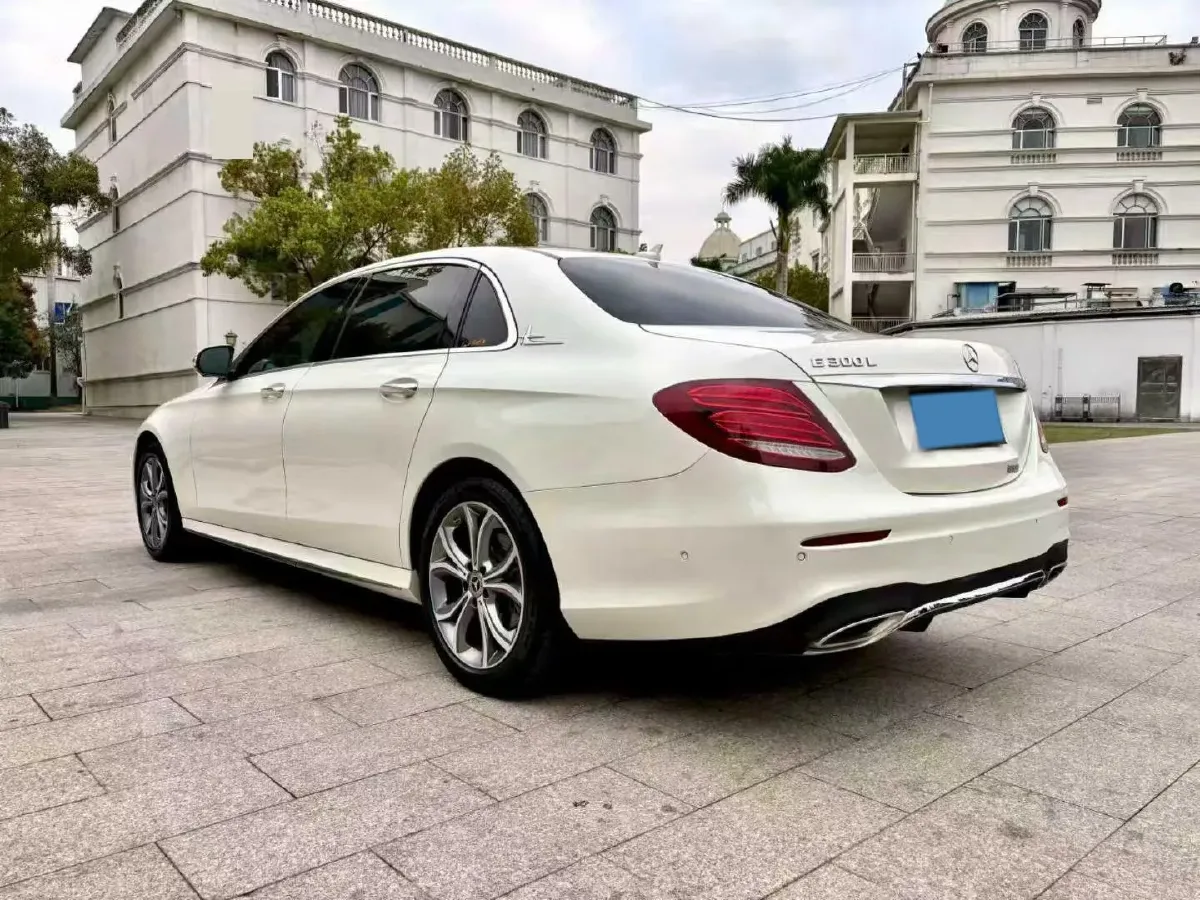 2020 Mercedes-Benz E Class 2.0T 258HP L4 9AT,autocango,china used car exporter,china ev exporter,chinese used car exporter,chinese used ev exporter