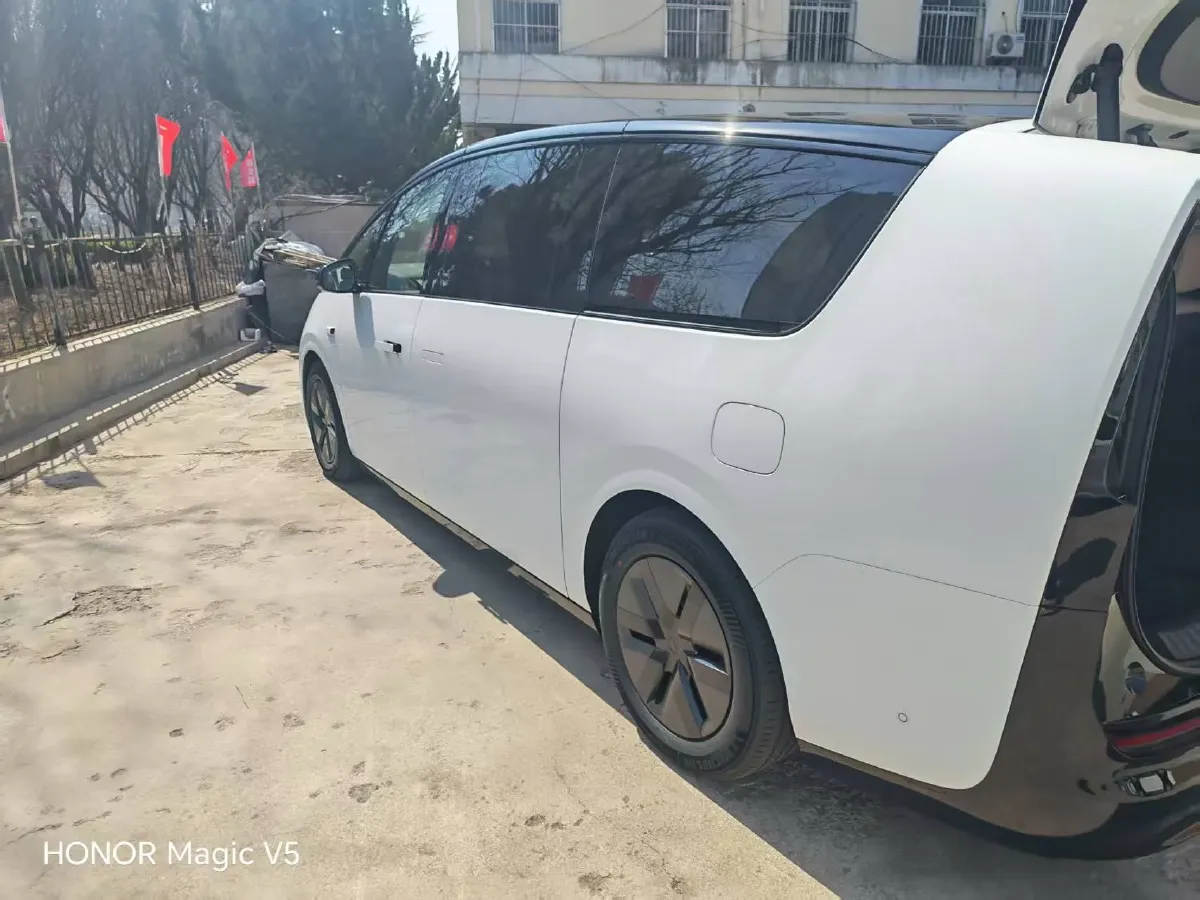 2025 Li MEGA BEV,autocango,china used car exporter,china ev exporter,chinese used car exporter,chinese used ev exporter