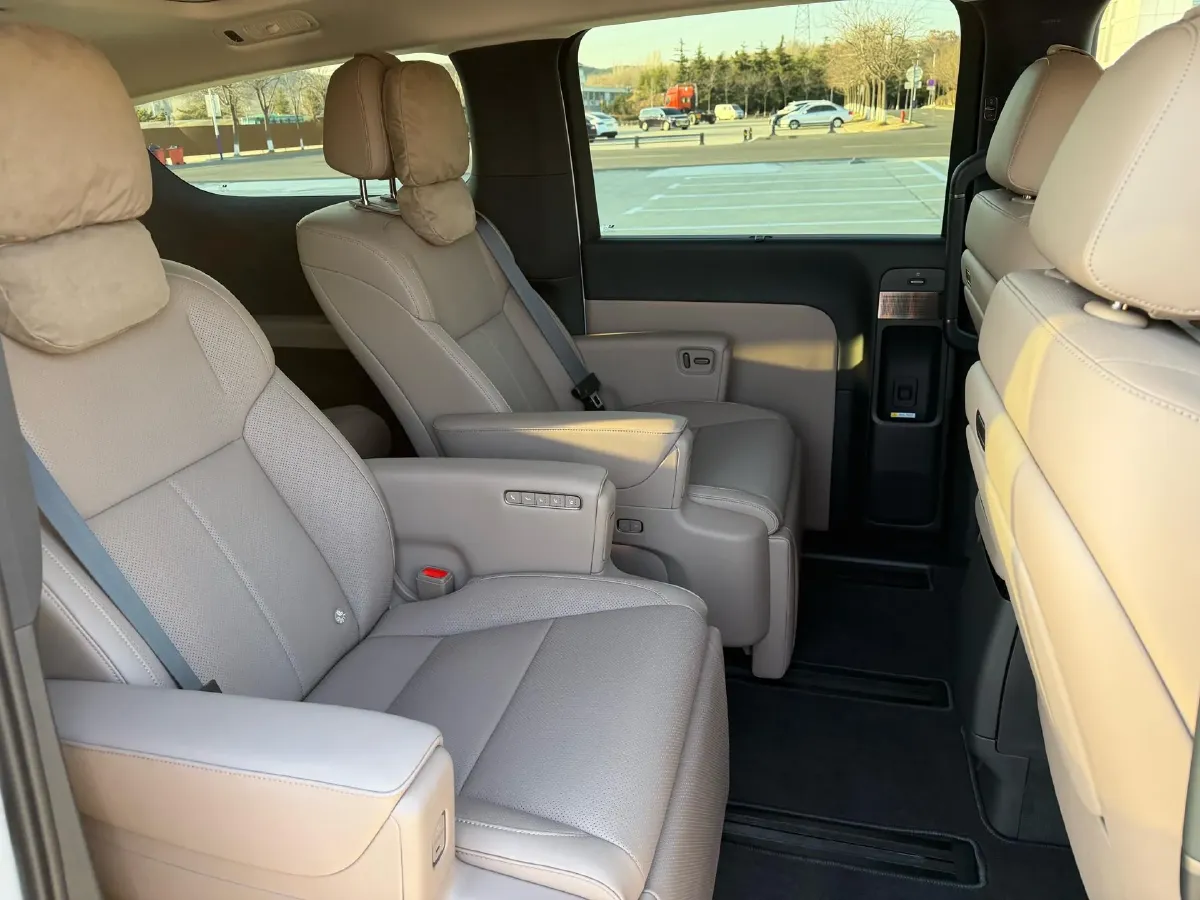 2025 Li MEGA BEV,autocango,china used car exporter,china ev exporter,chinese used car exporter,chinese used ev exporter