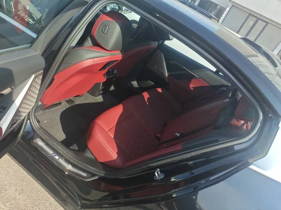 2024 BMW 5 Series 2.0T 258HP L4 8AT,autocango,china used car exporter,china ev exporter,chinese used car exporter,chinese used ev exporter