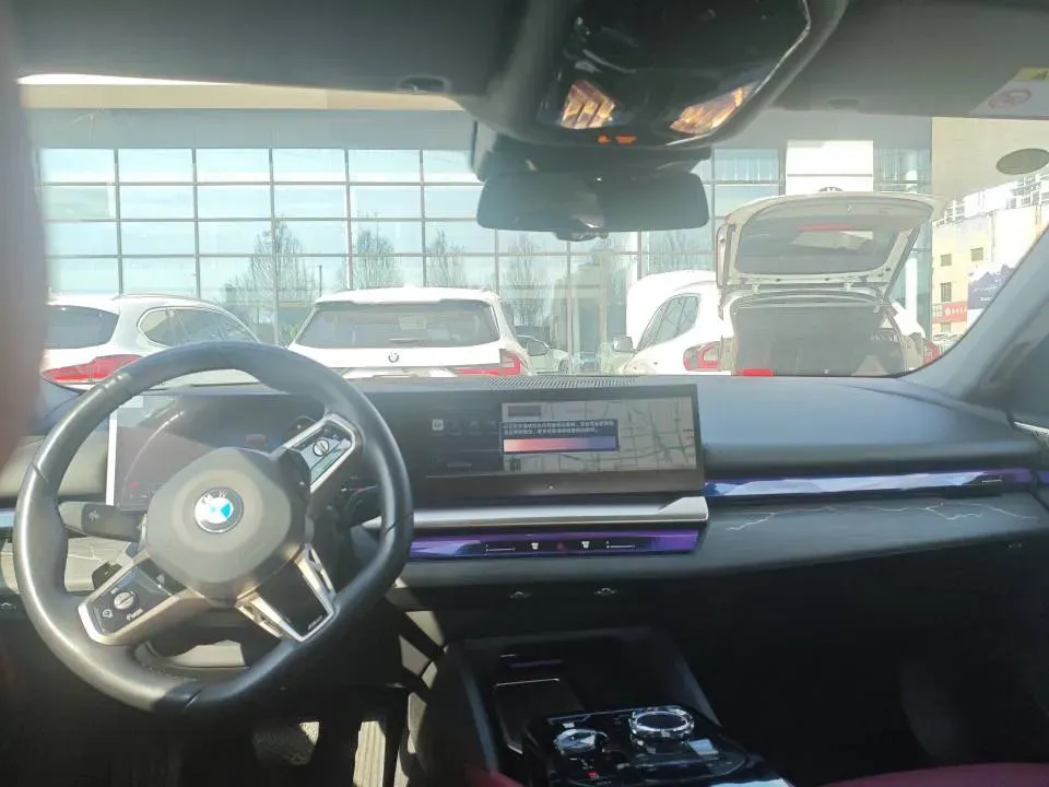 2024 BMW 5 Series 2.0T 258HP L4 8AT,autocango,china used car exporter,china ev exporter,chinese used car exporter,chinese used ev exporter