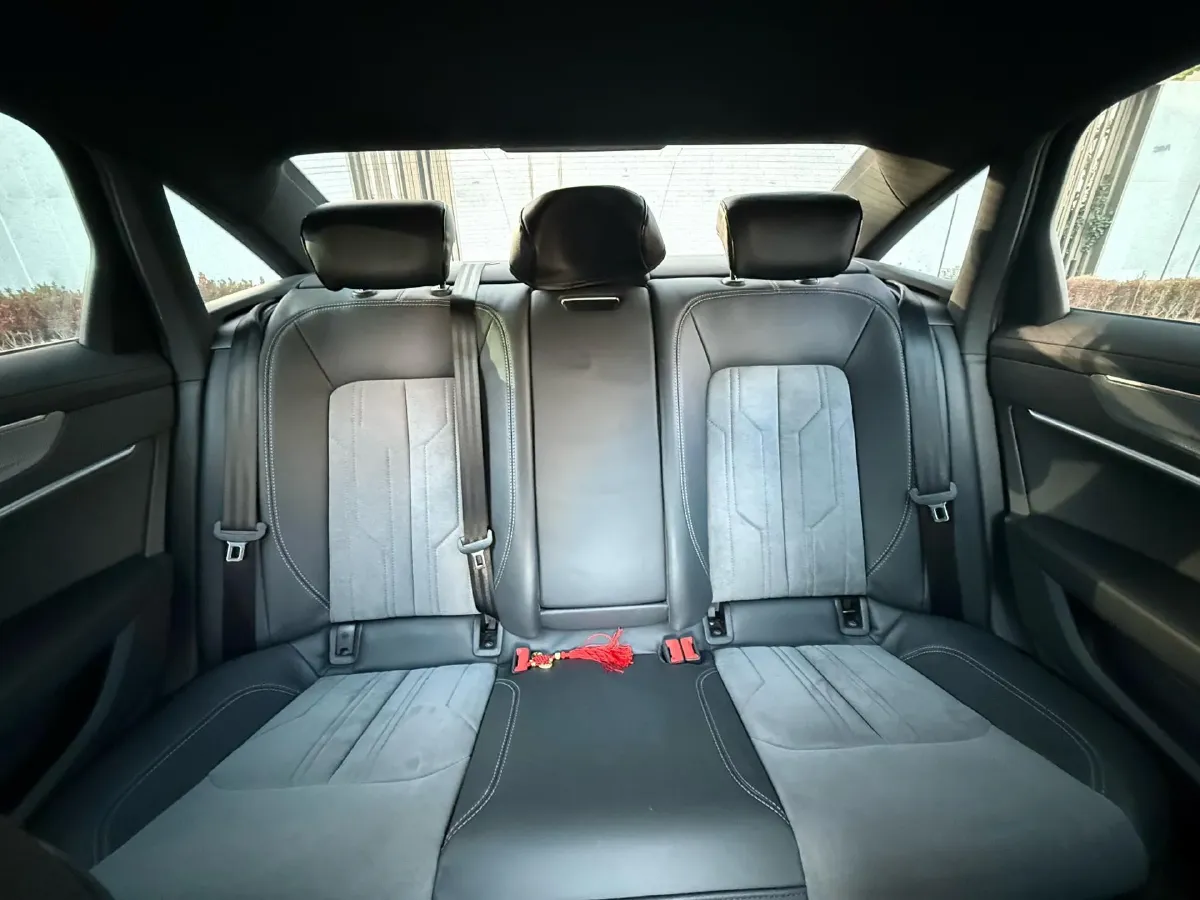 2021 Audi A6L 2.0T 190HP L4 7DCT,autocango,china used car exporter,china ev exporter,chinese used car exporter,chinese used ev exporter