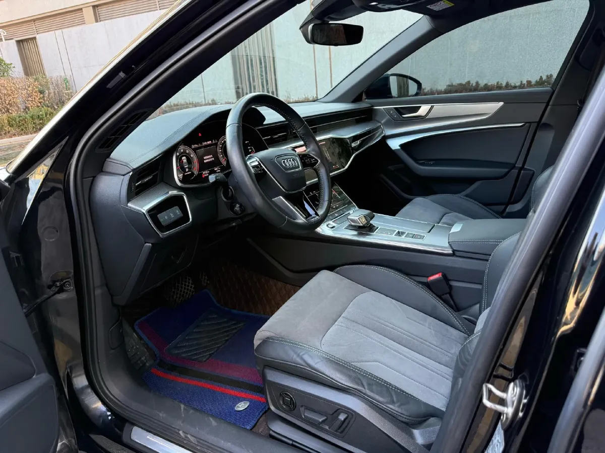 2021 Audi A6L 2.0T 190HP L4 7DCT,autocango,china used car exporter,china ev exporter,chinese used car exporter,chinese used ev exporter