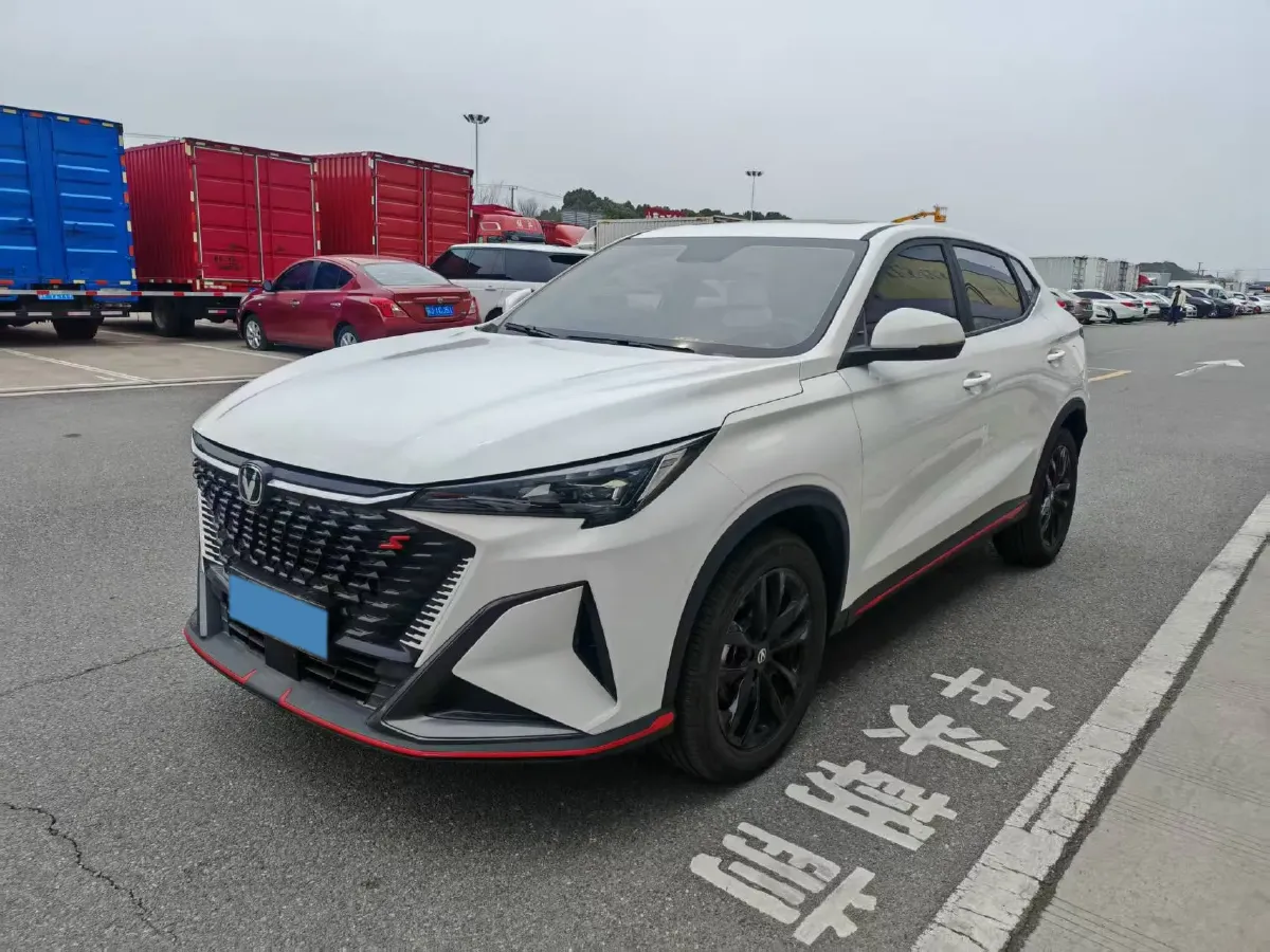 2025 ChangAn X5 PLUS 1.5T 188HP L4 7DCT,autocango,china used car exporter,china ev exporter,chinese used car exporter,chinese used ev exporter