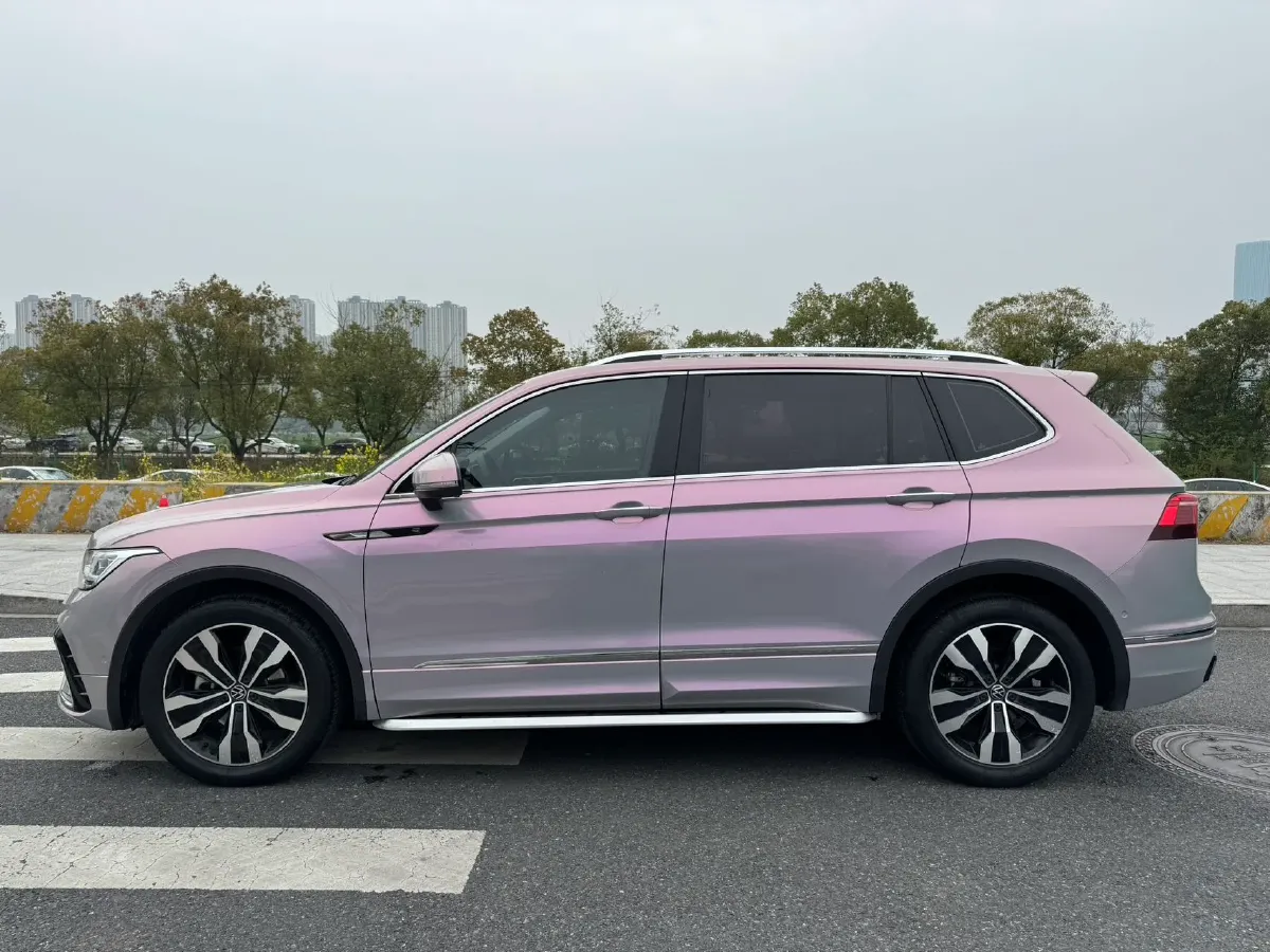 2024 Volkswagen Tiguan L 2.0T 186HP L4 7DCT,autocango,china used car exporter,china ev exporter,chinese used car exporter,chinese used ev exporter
