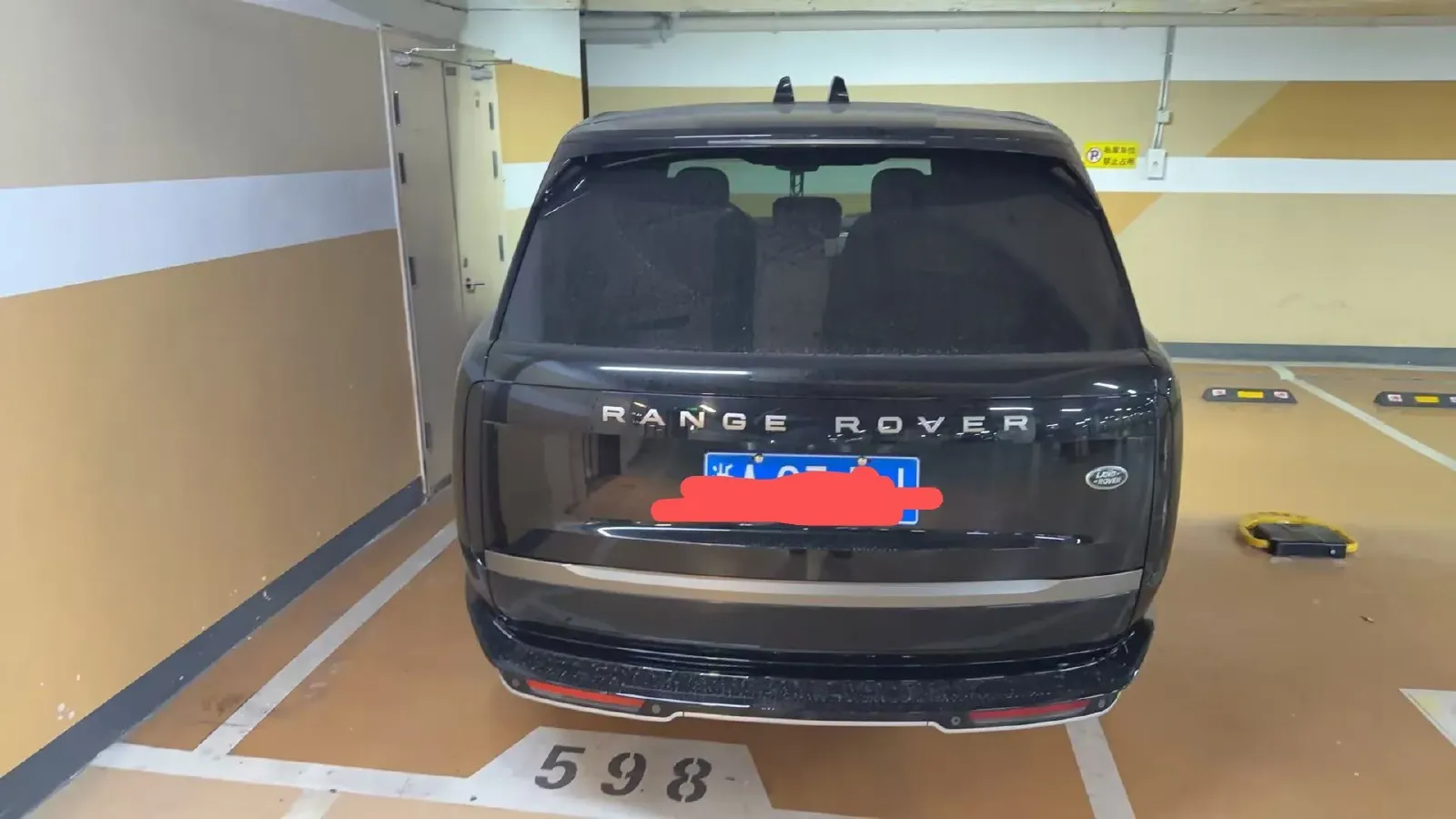 2024 Land Rover Range Rover 3.0T 400HP L6 8AT,autocango,china used car exporter,china ev exporter,chinese used car exporter,chinese used ev exporter