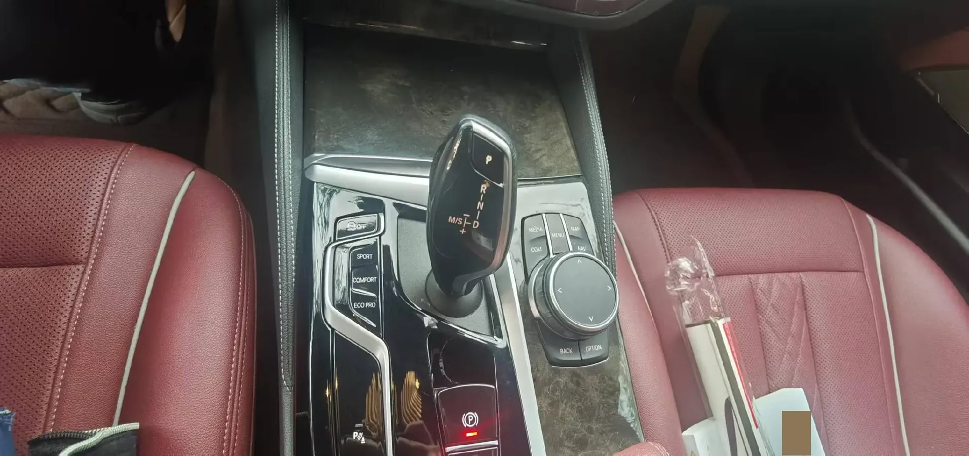 2021 BMW 5 Series 2.0T 184HP L4 8AT,autocango,china used car exporter,china ev exporter,chinese used car exporter,chinese used ev exporter