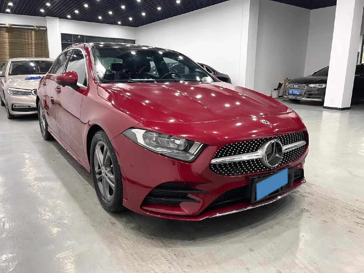 2020 Mercedes-Benz A Class 1.3T 136HP L4 7DCT,autocango,china used car exporter,china ev exporter,chinese used car exporter,chinese used ev exporter