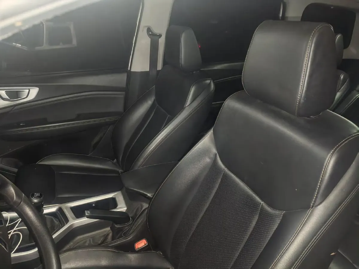 2022 WuLing JiaChen 1.5L 99HP L4 6MT,autocango,china used car exporter,china ev exporter,chinese used car exporter,chinese used ev exporter