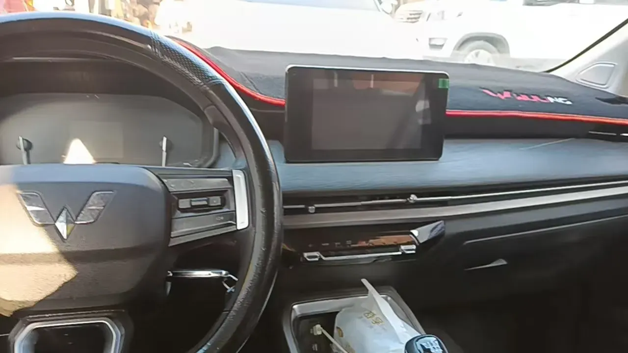 2022 WuLing JiaChen 1.5L 99HP L4 6MT,autocango,china used car exporter,china ev exporter,chinese used car exporter,chinese used ev exporter