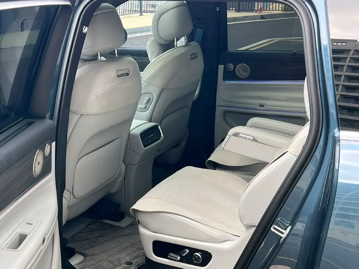 2024 AITO AITO M9 1.5T 152HP L4 REEV 42KWH,autocango,china used car exporter,china ev exporter,chinese used car exporter,chinese used ev exporter