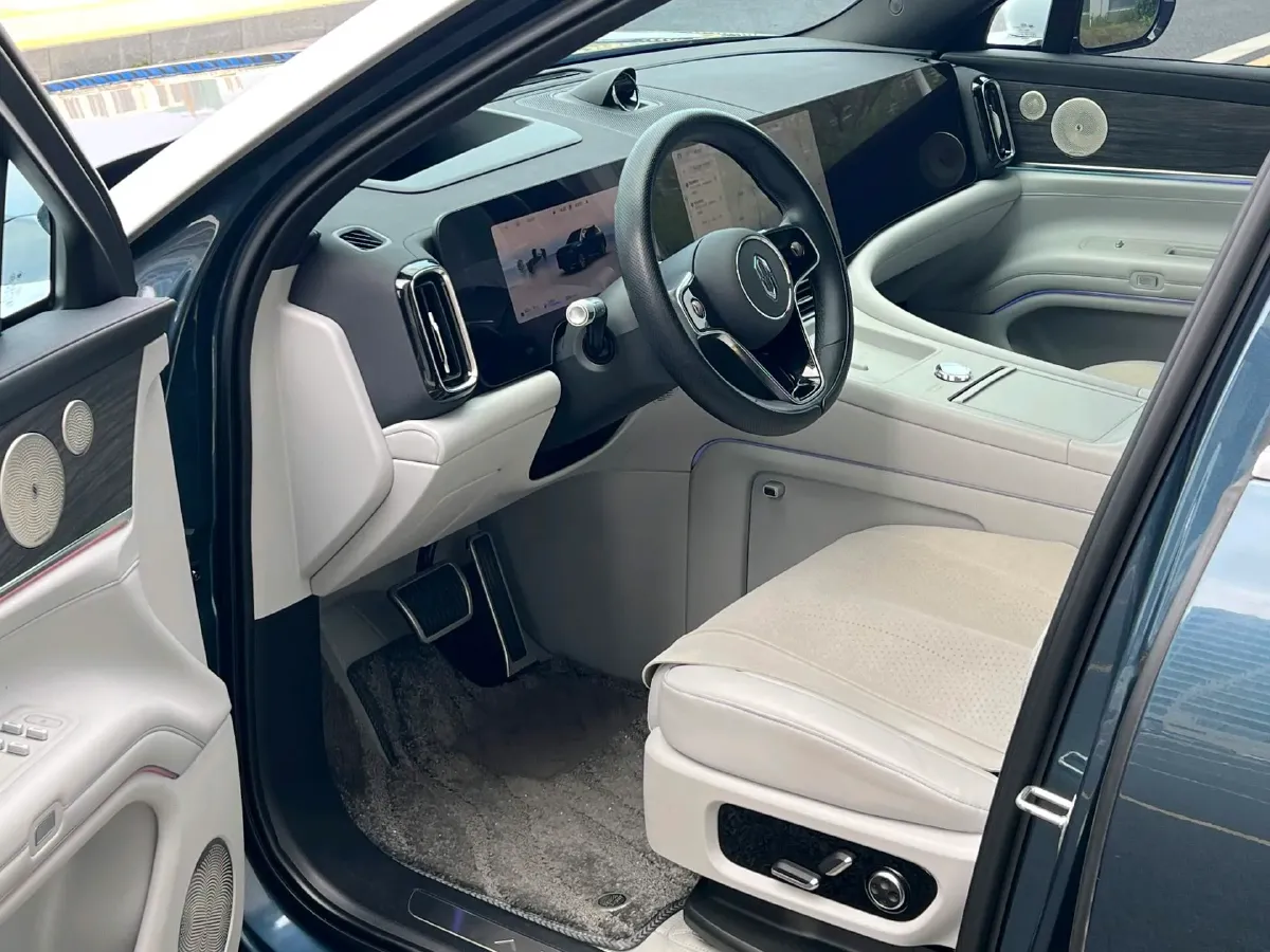 2024 AITO AITO M9 1.5T 152HP L4 REEV 42KWH,autocango,china used car exporter,china ev exporter,chinese used car exporter,chinese used ev exporter