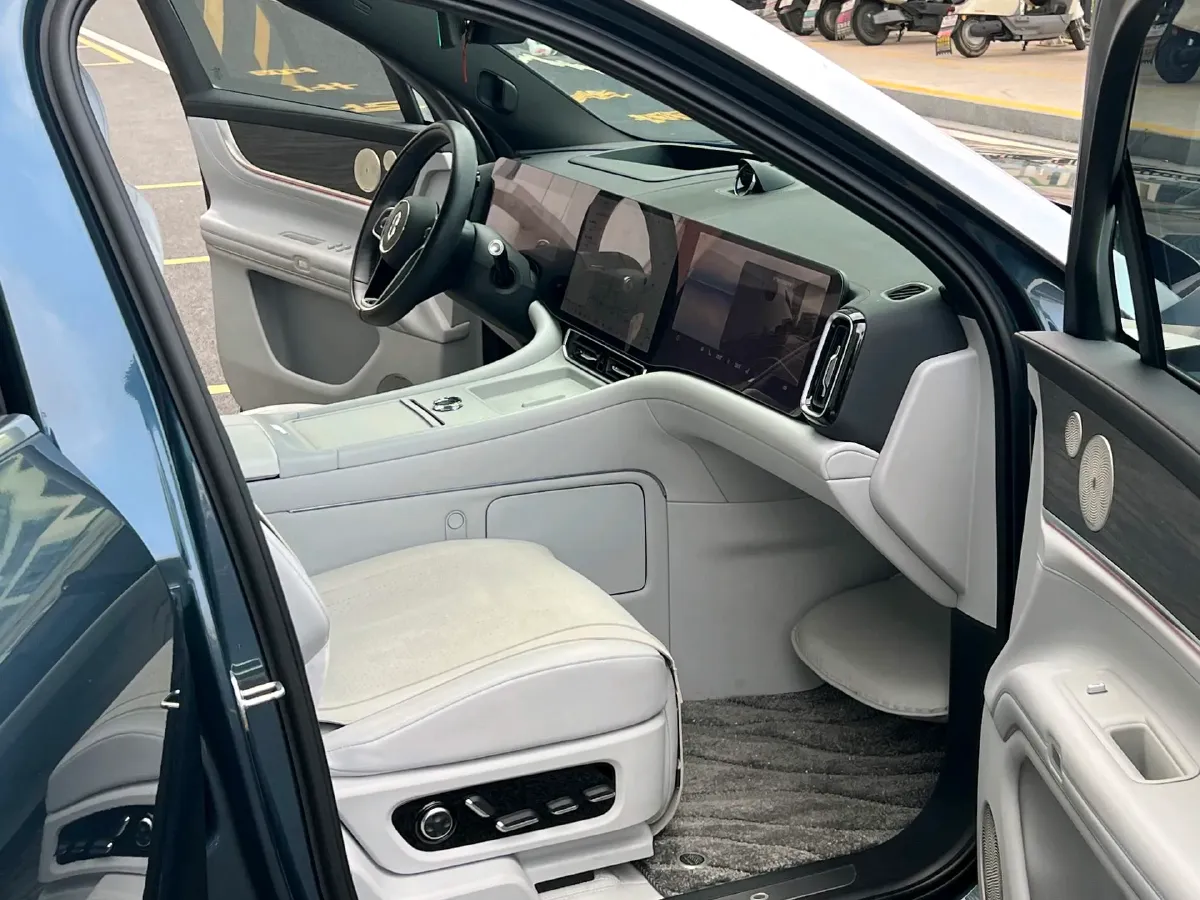 2024 AITO AITO M9 1.5T 152HP L4 REEV 42KWH,autocango,china used car exporter,china ev exporter,chinese used car exporter,chinese used ev exporter