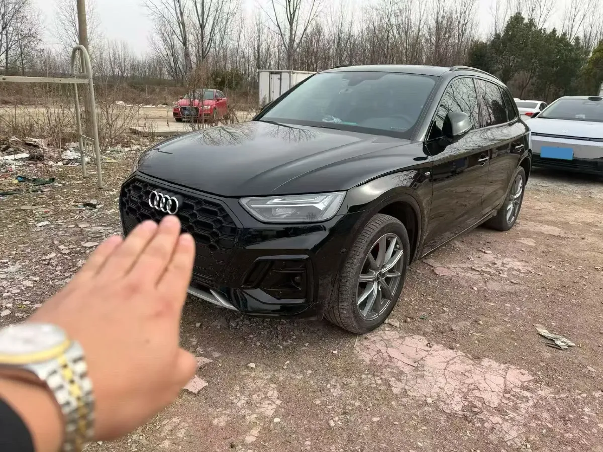 2022 Audi Q5L 2.0T 190HP L4 7DCT,autocango,china used car exporter,china ev exporter,chinese used car exporter,chinese used ev exporter