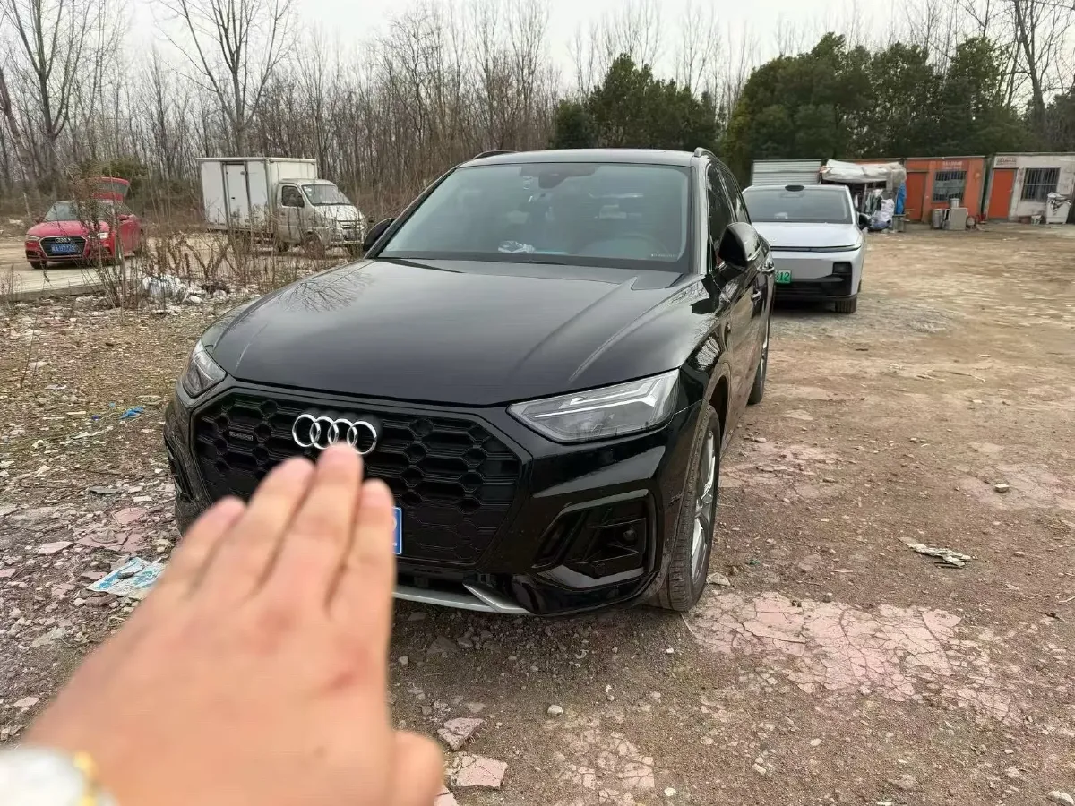 2022 Audi Q5L 2.0T 190HP L4 7DCT,autocango,china used car exporter,china ev exporter,chinese used car exporter,chinese used ev exporter