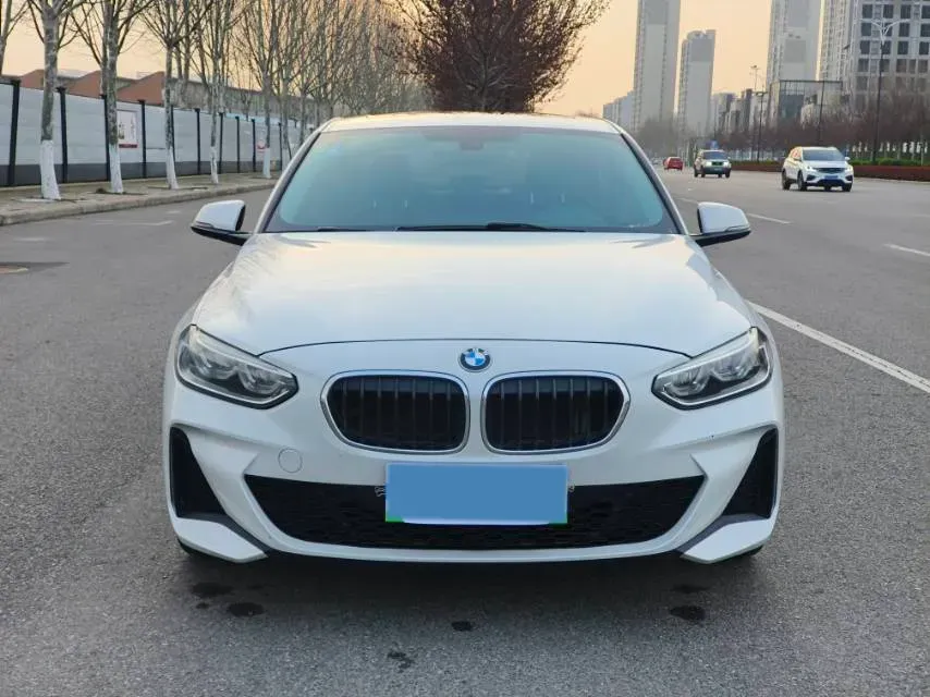 2020 BMW 1 Series 1.5T 140HP L3 7DCT,autocango,china used car exporter,china ev exporter,chinese used car exporter,chinese used ev exporter