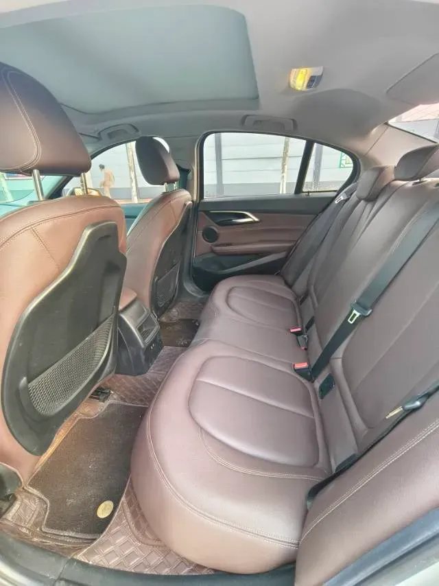 2020 BMW 1 Series 1.5T 140HP L3 7DCT,autocango,china used car exporter,china ev exporter,chinese used car exporter,chinese used ev exporter