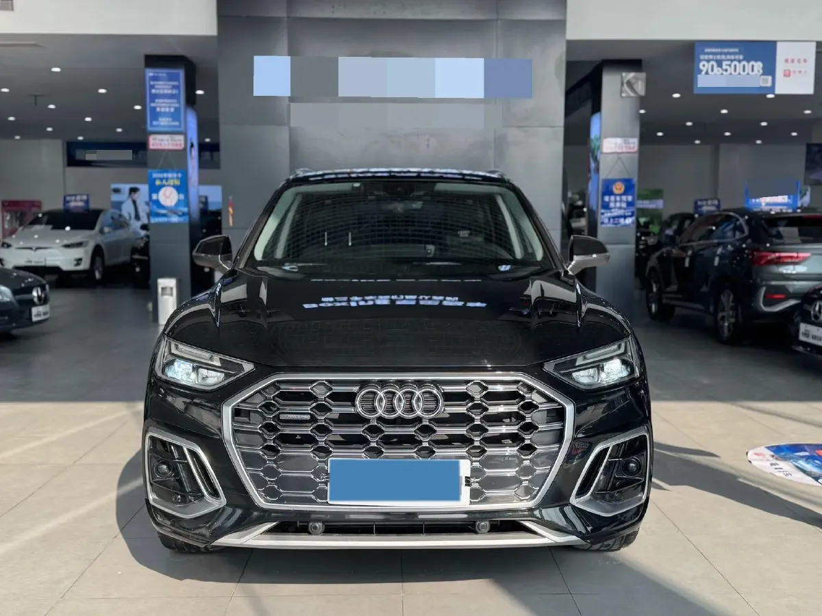 2022 Audi Q5L 2.0T 190HP L4 7DCT,autocango,china used car exporter,china ev exporter,chinese used car exporter,chinese used ev exporter