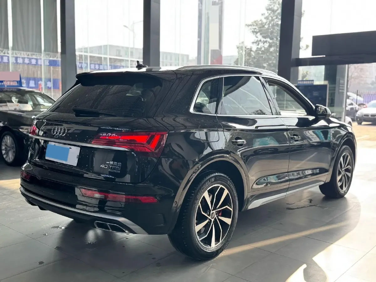 2022 Audi Q5L 2.0T 190HP L4 7DCT,autocango,china used car exporter,china ev exporter,chinese used car exporter,chinese used ev exporter