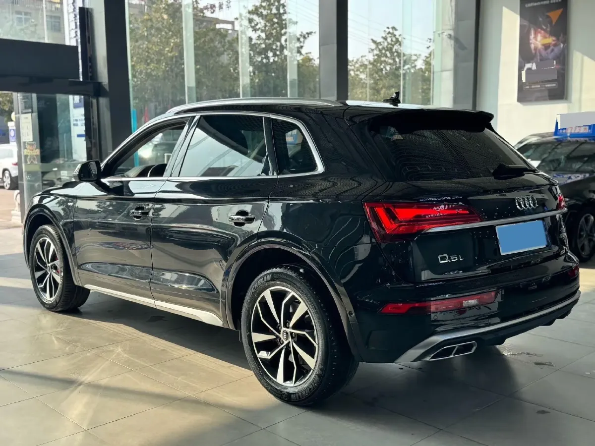 2022 Audi Q5L 2.0T 190HP L4 7DCT,autocango,china used car exporter,china ev exporter,chinese used car exporter,chinese used ev exporter