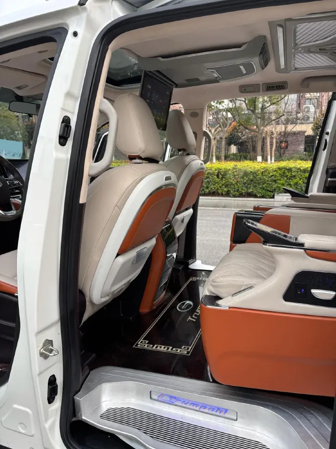 2021 GAC Trumpchi M8 2.0T 252HP L4 8AT,autocango,china used car exporter,china ev exporter,chinese used car exporter,chinese used ev exporter