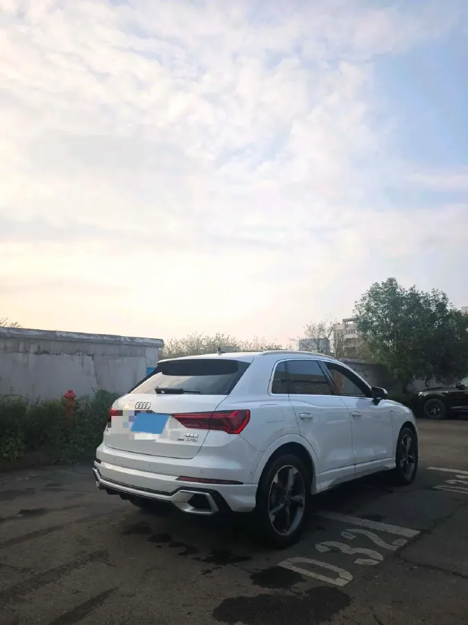 2024 Audi Q3 1.5T 160HP L4 7DCT,autocango,china used car exporter,china ev exporter,chinese used car exporter,chinese used ev exporter