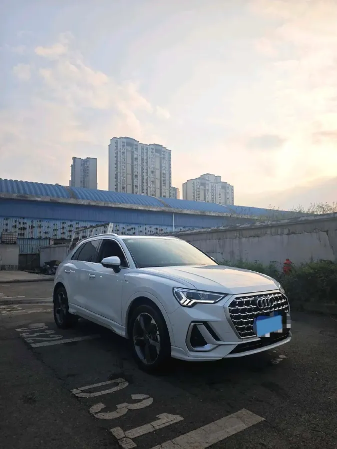 2024 Audi Q3 1.5T 160HP L4 7DCT,autocango,china used car exporter,china ev exporter,chinese used car exporter,chinese used ev exporter