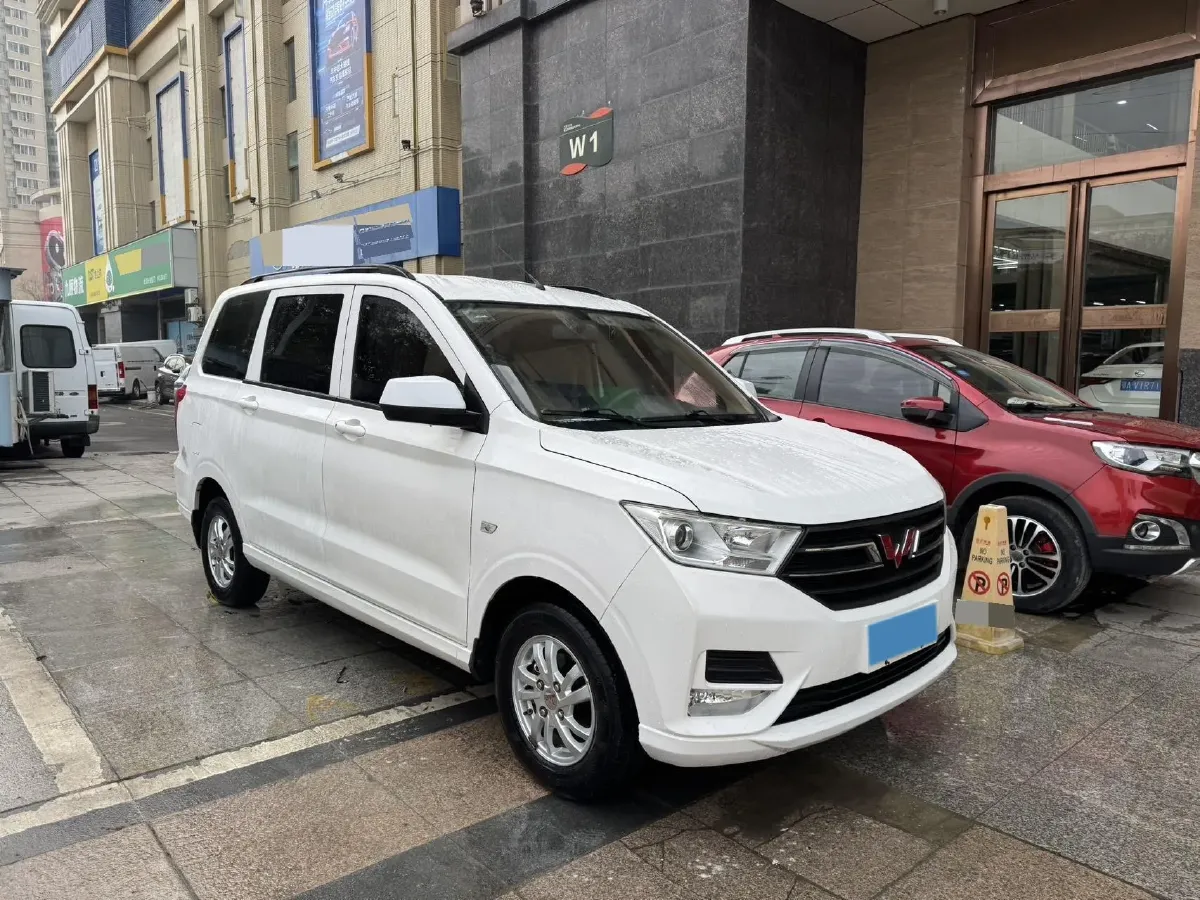 2019 WuLing HongGuang 1.5L 99HP L4 6MT,autocango,china used car exporter,china ev exporter,chinese used car exporter,chinese used ev exporter
