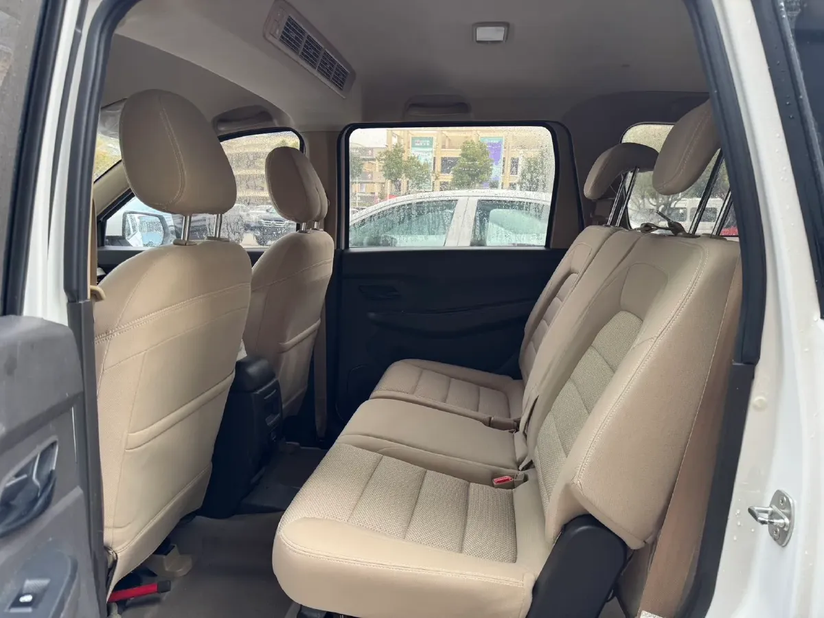 2019 WuLing HongGuang 1.5L 99HP L4 6MT,autocango,china used car exporter,china ev exporter,chinese used car exporter,chinese used ev exporter