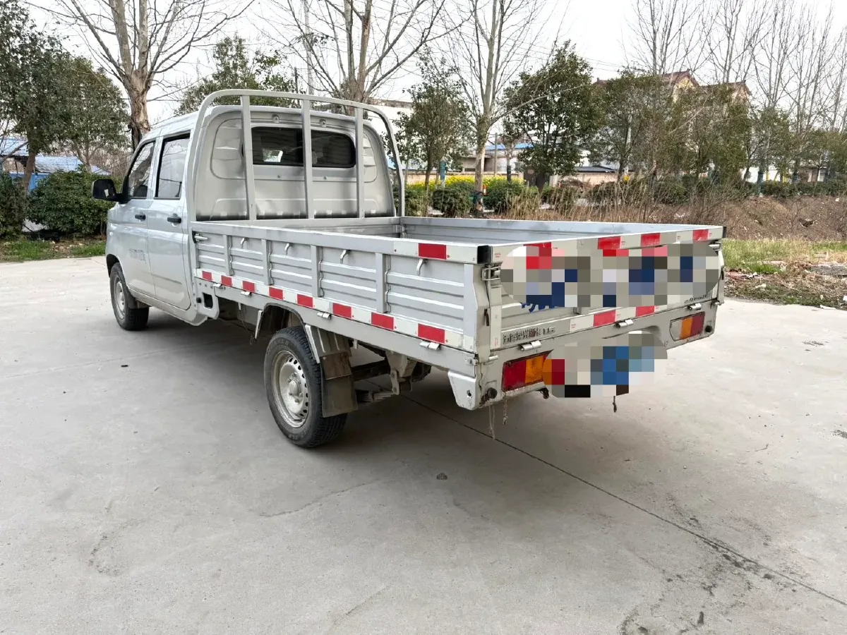 2021 WuLing RongGuang New Truck 1.5L 99HP L4 5MT,autocango,china used car exporter,china ev exporter,chinese used car exporter,chinese used ev exporter