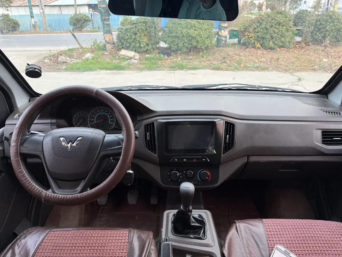 2021 WuLing RongGuang New Truck 1.5L 99HP L4 5MT,autocango,china used car exporter,china ev exporter,chinese used car exporter,chinese used ev exporter