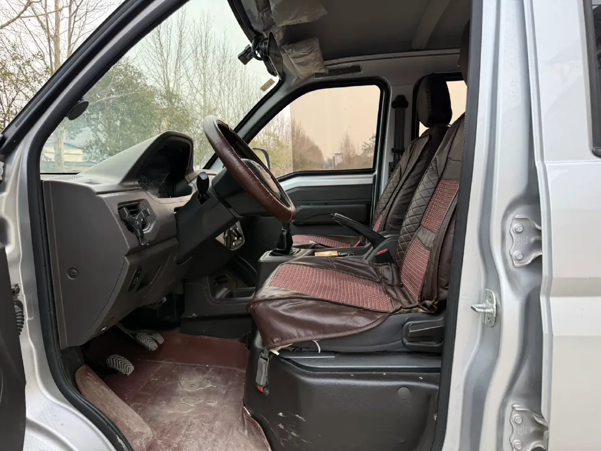 2021 WuLing RongGuang New Truck 1.5L 99HP L4 5MT,autocango,china used car exporter,china ev exporter,chinese used car exporter,chinese used ev exporter