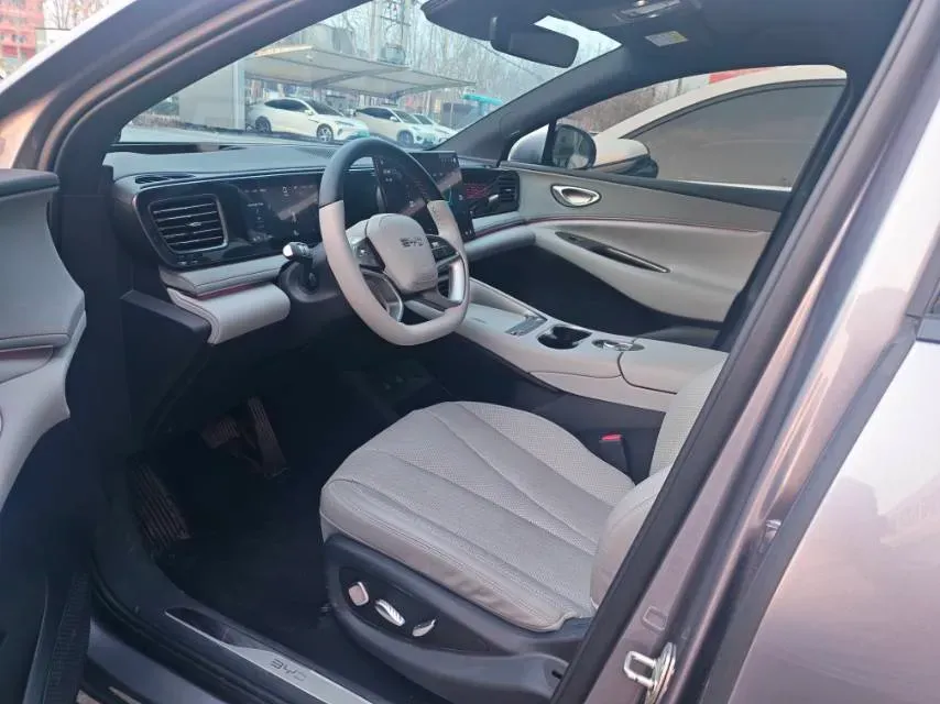 2025 LanDian E5 PLUS 1.5L 95HP L4 E-CVT PHEV,autocango,china used car exporter,china ev exporter,chinese used car exporter,chinese used ev exporter