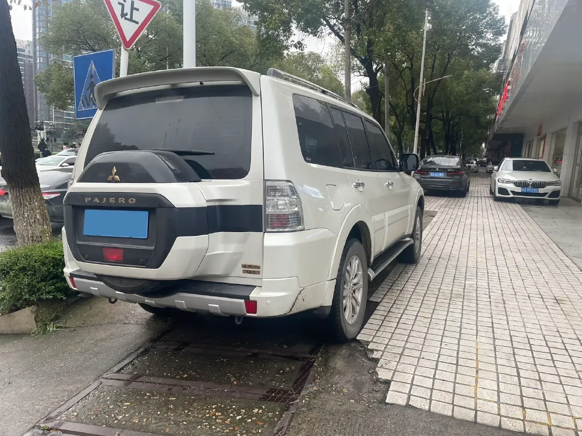 2017 Honda Jade 1.8L 141HP L4 5AT,autocango,china used car exporter,china ev exporter,chinese used car exporter,chinese used ev exporter