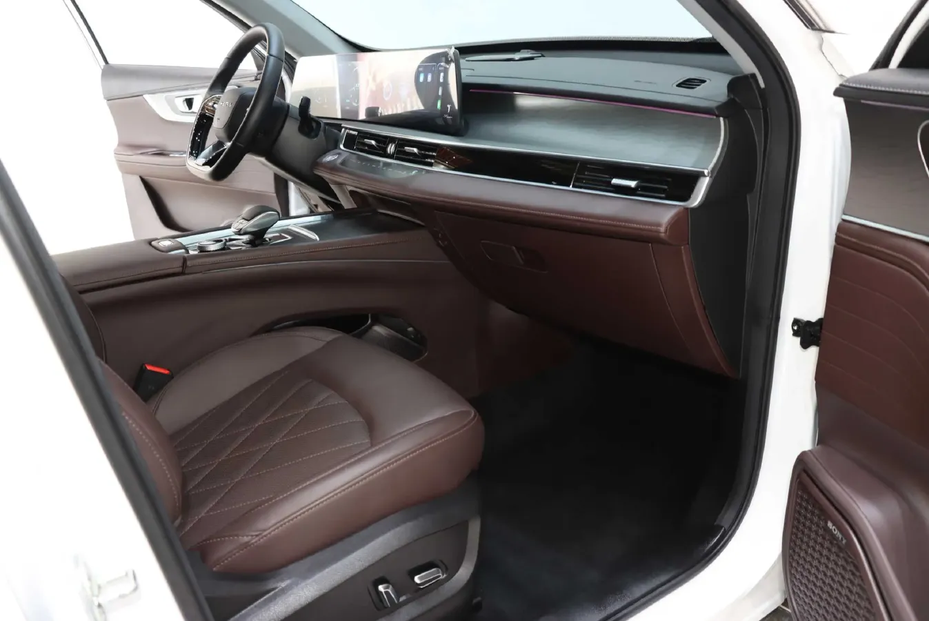 2022 Chery Tiggo 8 PRO 1.6T 197HP L4 7DCT,autocango,china used car exporter,china ev exporter,chinese used car exporter,chinese used ev exporter