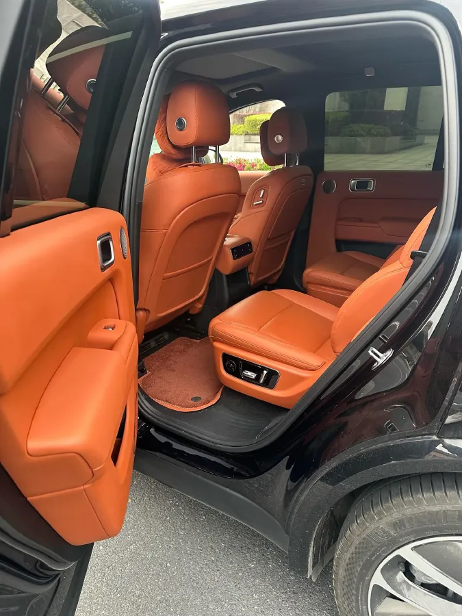 2024 Volvo S60 2.0T 197HP L4 7DCT,autocango,china used car exporter,china ev exporter,chinese used car exporter,chinese used ev exporter