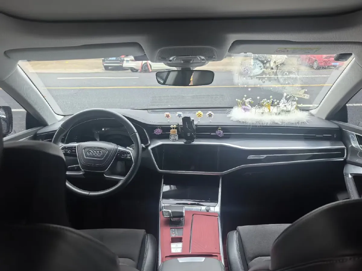 2024 Audi A7L 2.0T 245HP L4 7DCT,autocango,china used car exporter,china ev exporter,chinese used car exporter,chinese used ev exporter