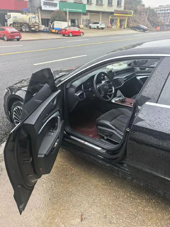2024 Audi A7L 2.0T 245HP L4 7DCT,autocango,china used car exporter,china ev exporter,chinese used car exporter,chinese used ev exporter