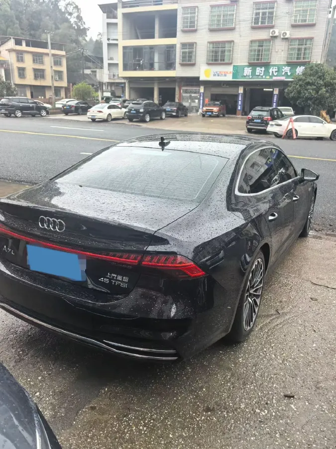 2024 Audi A7L 2.0T 245HP L4 7DCT,autocango,china used car exporter,china ev exporter,chinese used car exporter,chinese used ev exporter