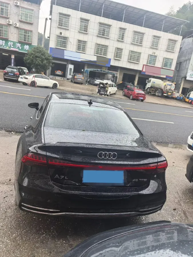 2024 Audi A7L 2.0T 245HP L4 7DCT,autocango,china used car exporter,china ev exporter,chinese used car exporter,chinese used ev exporter