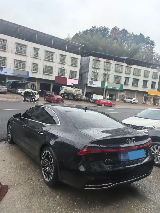 2024 Audi A7L 2.0T 245HP L4 7DCT,autocango,china used car exporter,china ev exporter,chinese used car exporter,chinese used ev exporter