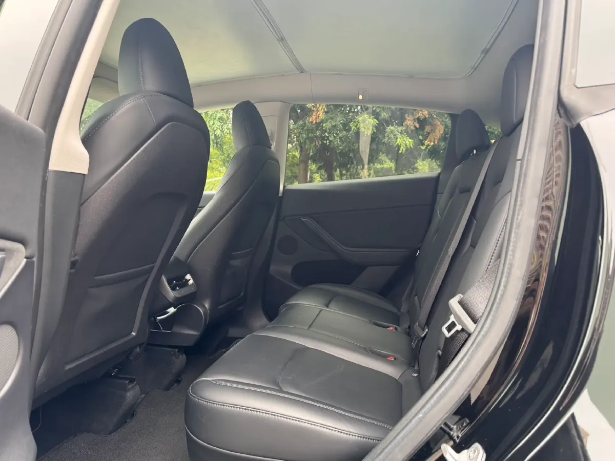 2022 Tesla Model Y BEV 60KWH,autocango,china used car exporter,china ev exporter,chinese used car exporter,chinese used ev exporter