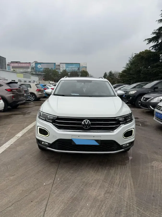 2022 Volkswagen T-Roc 1.4T 150HP L4 7DCT,autocango,china used car exporter,china ev exporter,chinese used car exporter,chinese used ev exporter