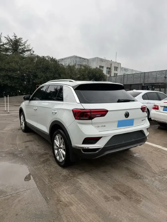 2022 Volkswagen T-Roc 1.4T 150HP L4 7DCT,autocango,china used car exporter,china ev exporter,chinese used car exporter,chinese used ev exporter