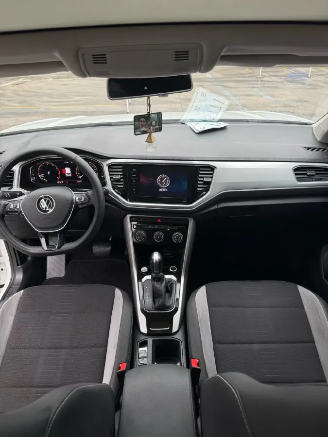 2022 Volkswagen T-Roc 1.4T 150HP L4 7DCT,autocango,china used car exporter,china ev exporter,chinese used car exporter,chinese used ev exporter