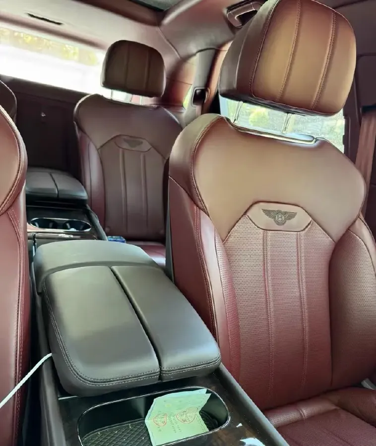 2021 Bentley Bentayga 4.0T 550HP V8 8AT,autocango,china used car exporter,china ev exporter,chinese used car exporter,chinese used ev exporter