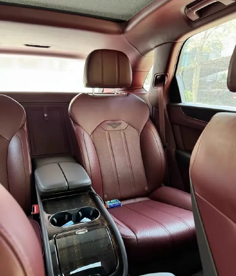 2021 Bentley Bentayga 4.0T 550HP V8 8AT,autocango,china used car exporter,china ev exporter,chinese used car exporter,chinese used ev exporter