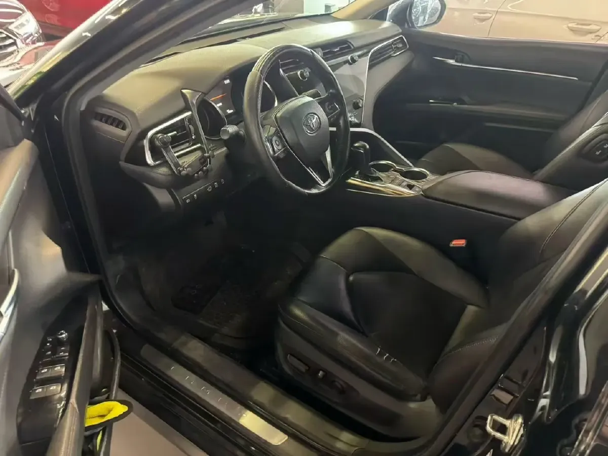 2019 Toyota Camry 2.5L 209HP L4 8AT,autocango,china used car exporter,china ev exporter,chinese used car exporter,chinese used ev exporter