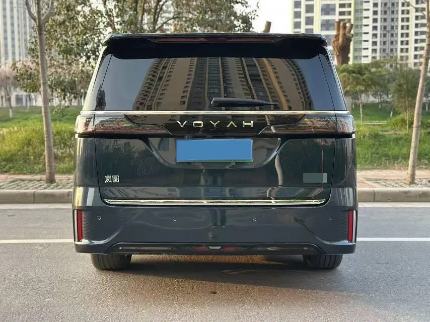 2025 Voyah Dream 1.5T 150HP L4 PHEV 41.7KWH,autocango,china used car exporter,china ev exporter,chinese used car exporter,chinese used ev exporter